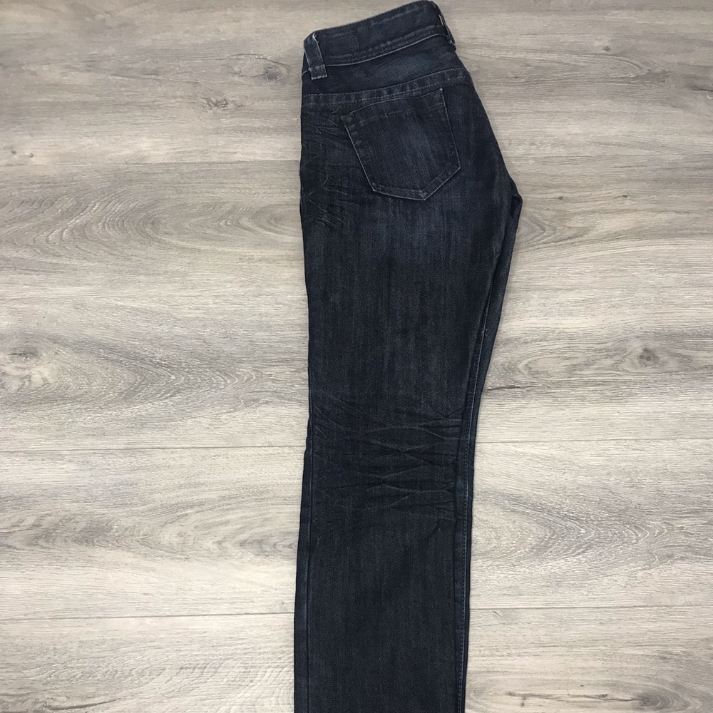 Guess - Picture 3 of 5